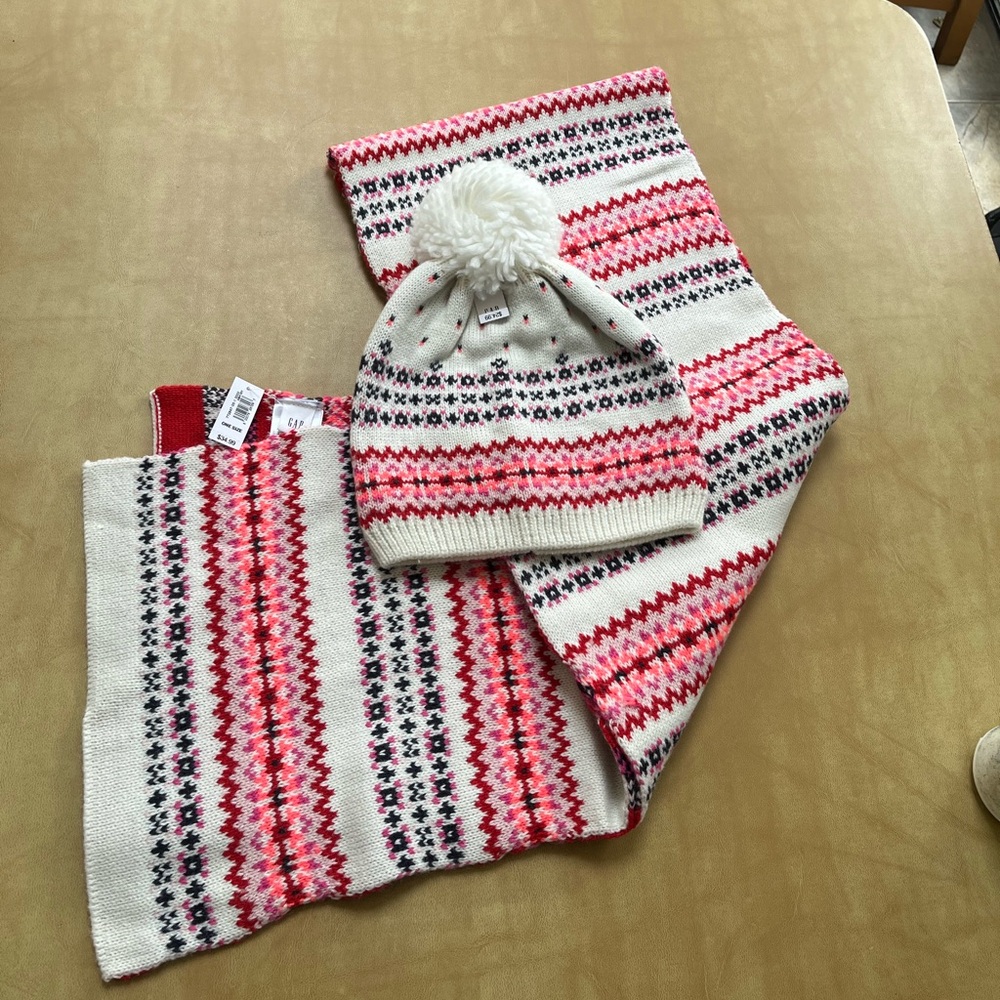 GAP Multicolor Knit Hat and Scarf